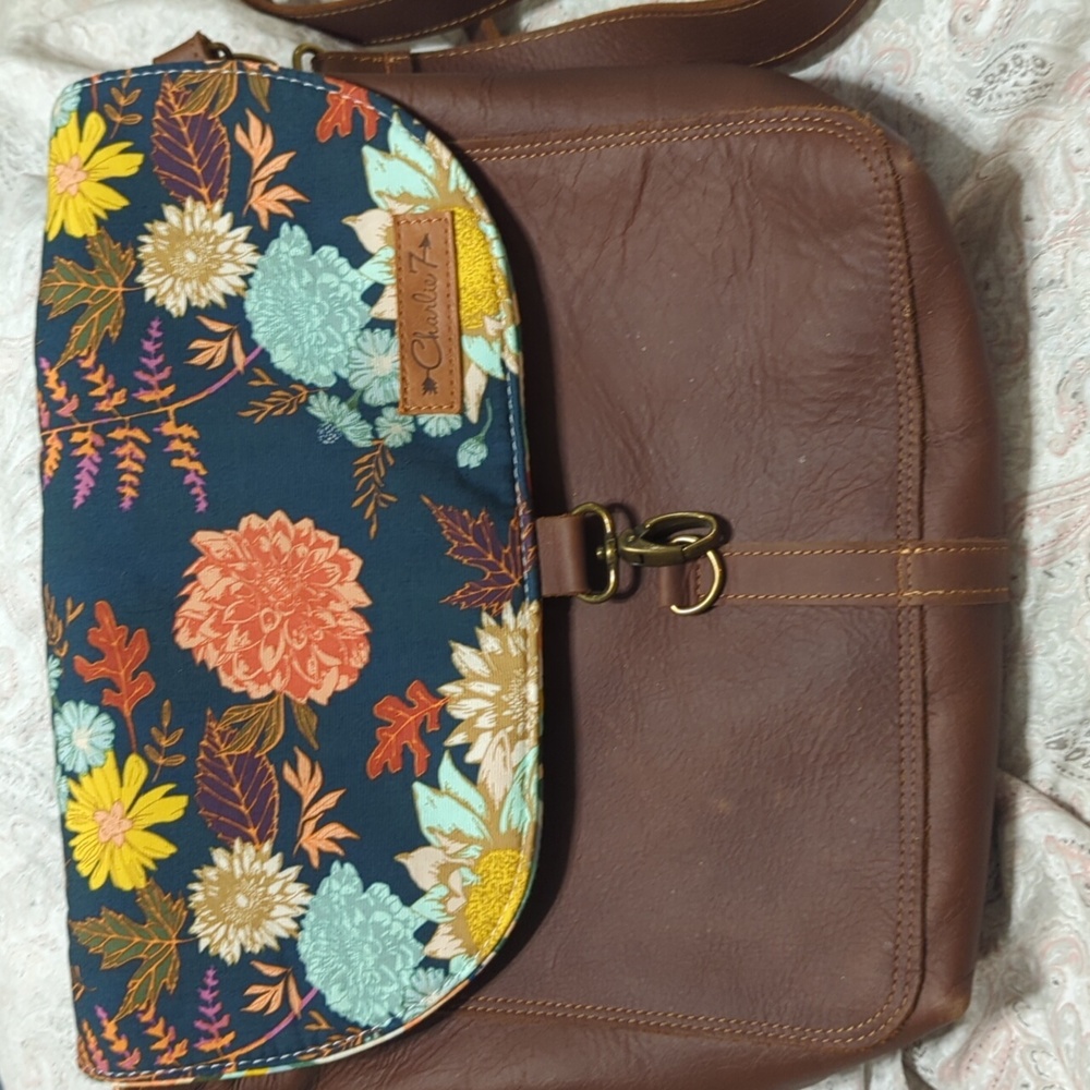 Crossbody purse